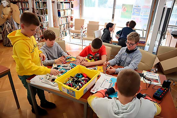 „RODZINA do zadań specjalnych”, „Międzyzdrojska Biblioteka Przyszłości” - dofinansowania dla Międzyzdrojskiego Stowarzyszenia „Rodzina” z „Programu Społecznik na lata 2022-2024”