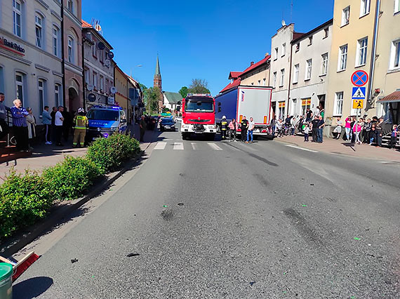 Straacy z OSP Golczewo udzielili wsparcia poszkodowanemu motocyklicie