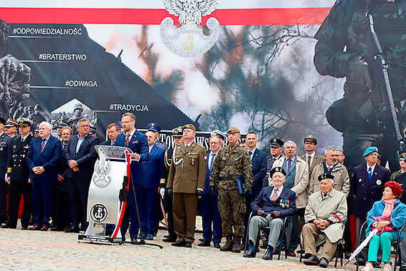 W samo południe, nad morzem. Przysięga Terytorialsów