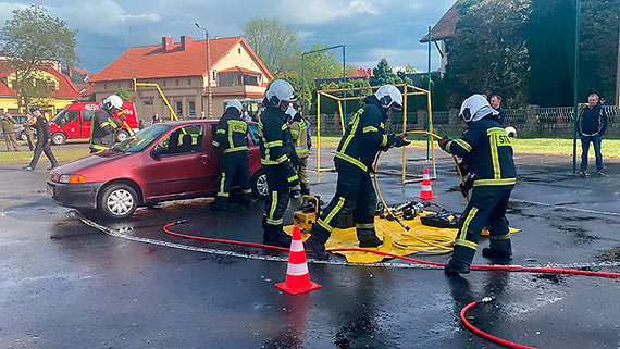 Straacy z OSP Jarszewo pracowali i witowali