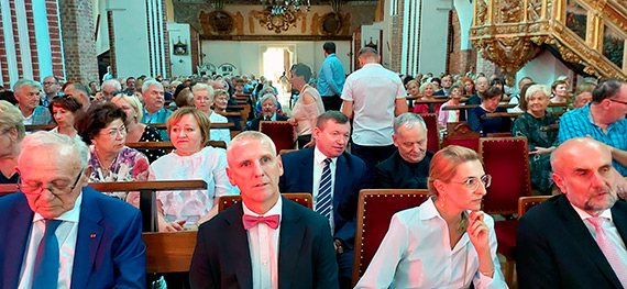 Orkiestra Koncertowa Reprezentacyjnego Zespołu Artystycznego Wojska Polskiego na inauguracji 58 Międzynarodowego Festiwalu Muzyki Organowej i Kameralnej w Kamieniu Pomorskim