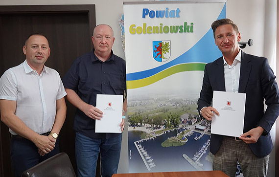 Pięć kolejnych samorządów z funduszami Marszałka Województwa na remonty bazy sportowej