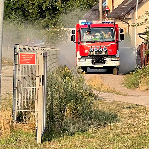 Poar jachtu na marinie w Wapnicy!  Mczyzna gasi ogie goymi rkami!