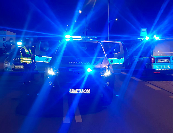 Wamanie do sklepu w Midzyzdrojach! Sprawcy wynieli spor gotwk, ale szybko trafili w rce policji