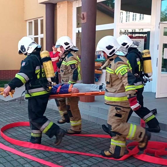 Straacy z OSP Wolin wiczyli w szkole!