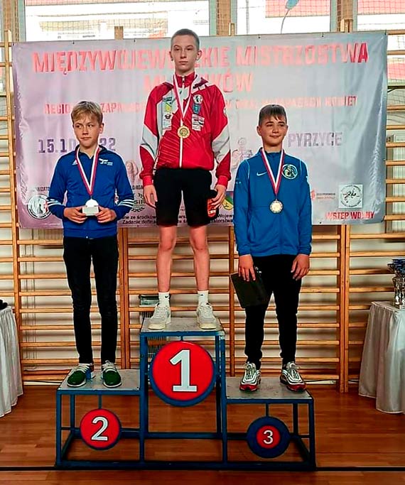 Nikodem Radys i Szymon Herbaczewski z brązowymi medalami Międzywojewódzkich Mistrzostw Młodzików w zapasach w stylu wolnym