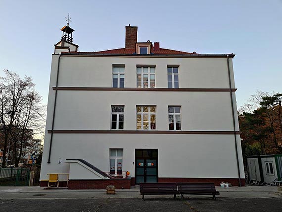 Międzyzdroje: Budynek przy ulicy Kolejowej ma już termoizolację