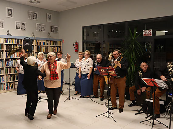 „Moc poezji i muzyki”