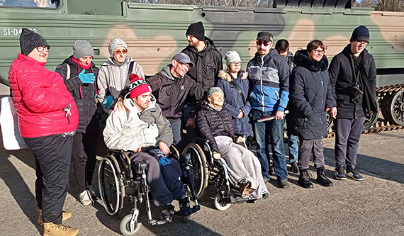 Podopieczni WTZ z PSONI Koło w Kamieniu Pomorskim z wizytą u żołnierzy