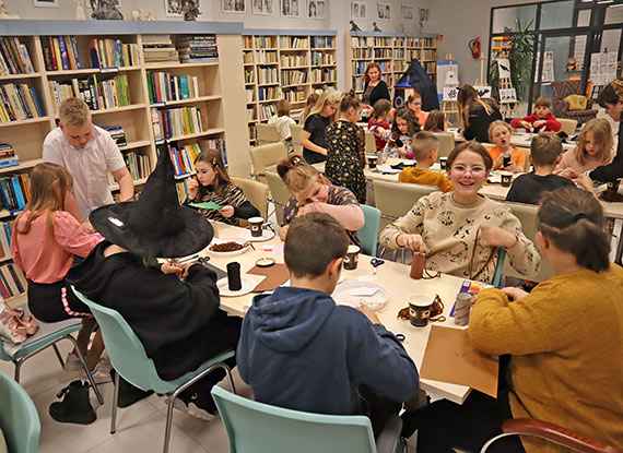 „Noc Andrzejkowa” w międzyzdrojskiej bibliotece
