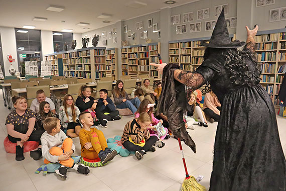 „Noc Andrzejkowa” w międzyzdrojskiej bibliotece