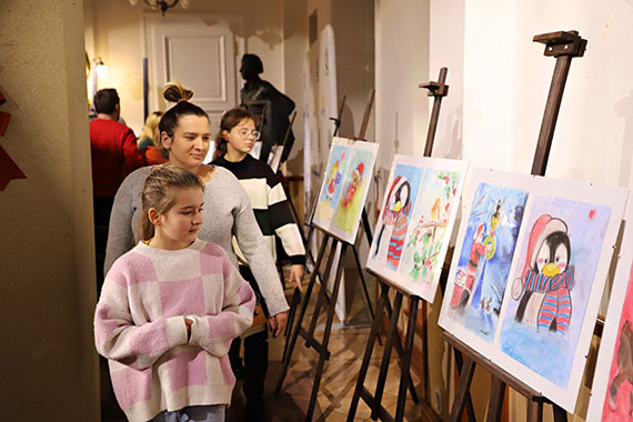 Wernisa wystawy rysunki i malarstwa uczestnikw pracowni iO.ART  w Midzynarodowym Domu Kultury