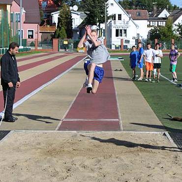 Mi�dzyzdroje: Uczniowie rywalizowali ze sob� w lekkoatletyce