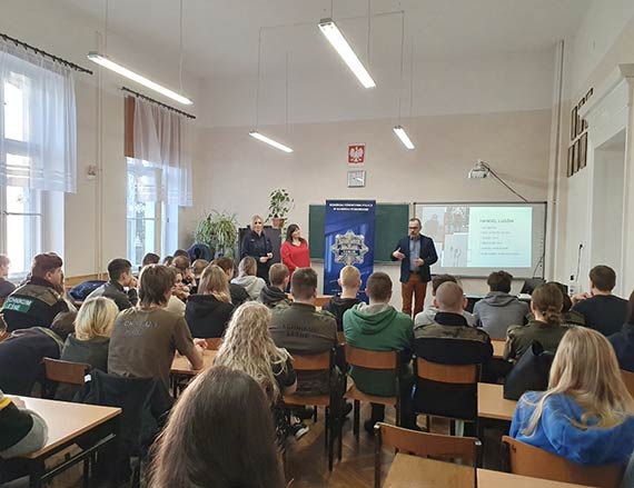 Handel ludźmi- wciąż aktualne zagrożenie. „Nie daj się kupić, nie jesteś na sprzedaż”