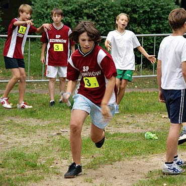 Dziwn�w: Powiatowe Sztafetowe Biegi Prze�ajowe 2011