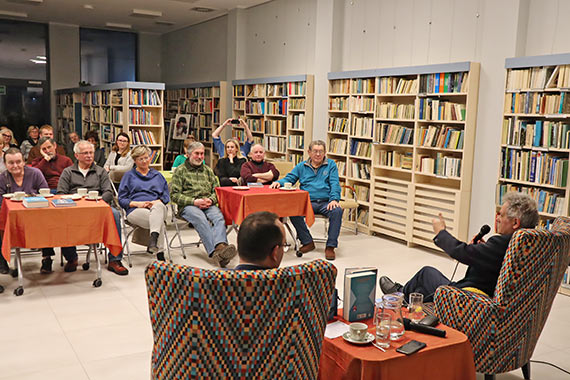 „Pomorze – migracje – transformacje. O potrzebie porównawczego patrzenia na świat i używania lornetki” – spotkanie autorskie z prof. Janem M. Piskorskim w międzyzdrojskiej bibliotece