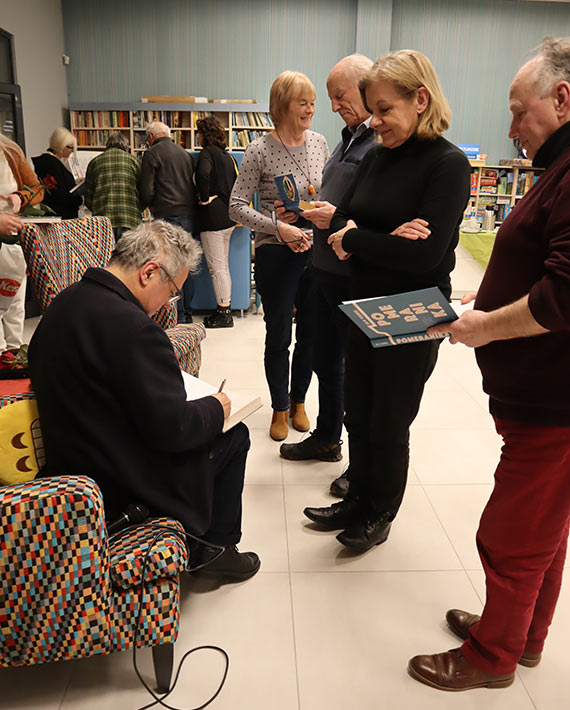 „Pomorze – migracje – transformacje. O potrzebie porównawczego patrzenia na świat i używania lornetki” – spotkanie autorskie z prof. Janem M. Piskorskim w międzyzdrojskiej bibliotece
