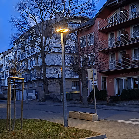 Mieszkaniec: Latarnia pieci prdem!