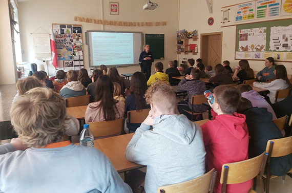Spotkania z uczniami szk powiatu kamieskiego w ramach kontynuacji dziaa profilaktycznych „Porozmawiajmy o zdrowiu i nowych zagroeniach”