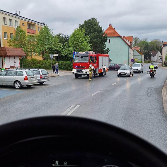 W centrum Golczewa wyciekła substancja ropopochodna
