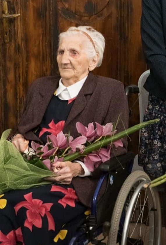 Soectwo Gosty wituje jubileusz najstarszej mieszkanki - Pani Stefanii Wojciechowskiej