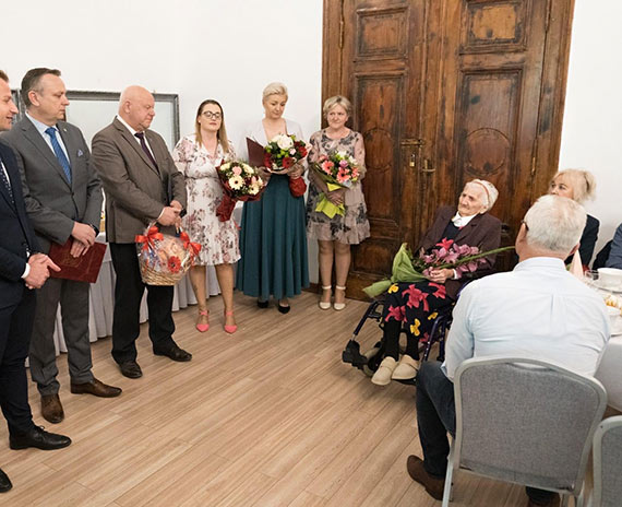 Sołectwo Gostyń świętuje jubileusz najstarszej mieszkanki - Pani Stefanii Wojciechowskiej