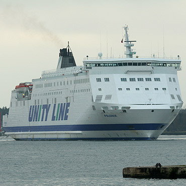 Awantura na promie Polonia. Pijany pasa�er z�ama� nos ochroniarzowi