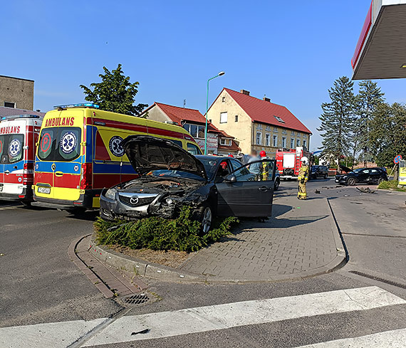 Wypadek na ulicy Zamkowej na wysokości ulicy Słowiańskiej - Zderzenie dwóch pojazdów