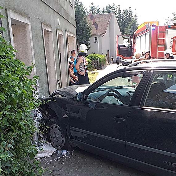 Wypadek drogowy w Golczewie. Droga była nieprzejezdna