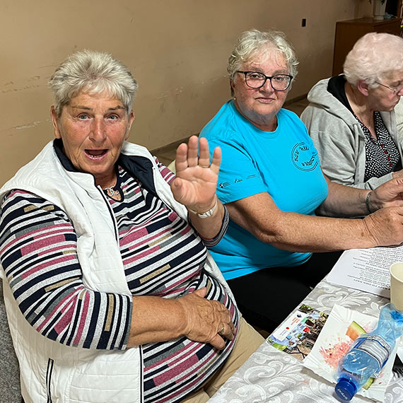 Danie Wspólnych Chwil: Spotkanie Seniorów z Fundacją Biedronka