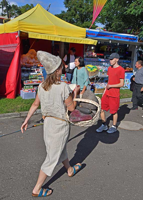 XXVIII Festiwal Sowian i Wikingw 2023 trwa od 3 do 6 sierpnia, a obecnie jestemy na jego pmetku. Hasem przewodnim tegorocznej edycji jest „Harald Sinozby i jego czasy”