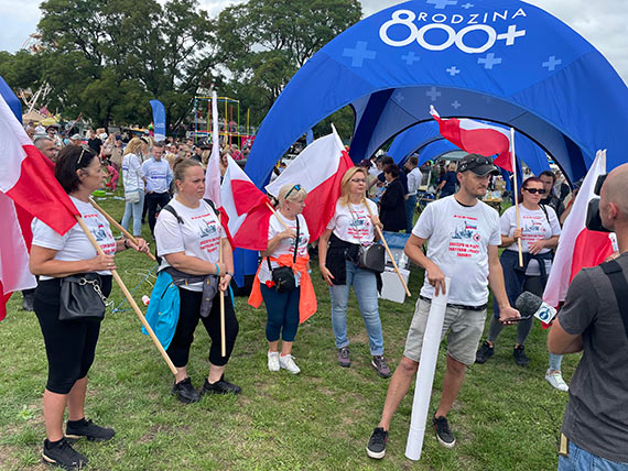 Piknik w Wolinie. Mieszkańcy Świnoujścia przypomnieli wojewodzie o obietnicy Kaczyńskiego