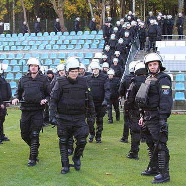 Policjanci trenuj� przed Euro 2012 