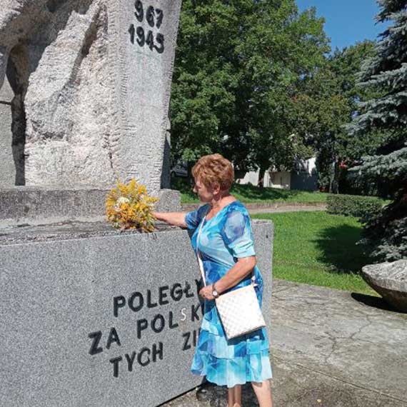 Obchody Święta Wojska Polskiego w Kamieniu Mieszko: Kuracjusze i uczniowie uczcili pamięć