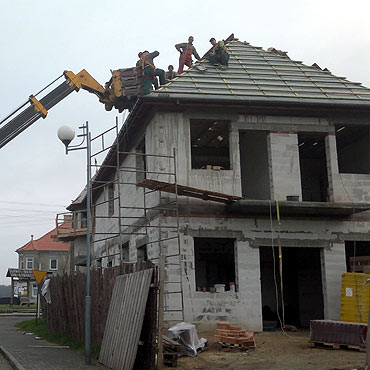 Wolin: Pracowali kilkana�cie metr�w nad ziemi� bez zabezpieczenia