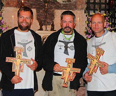 �niatowo: Nadludzka pielgrzymka. Doszli do Asy�u z trzech stron �wiata