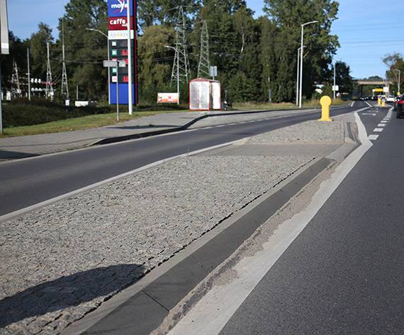 Wciąż brak pasów dla pieszych na ulicy Nowomyśliwskiej