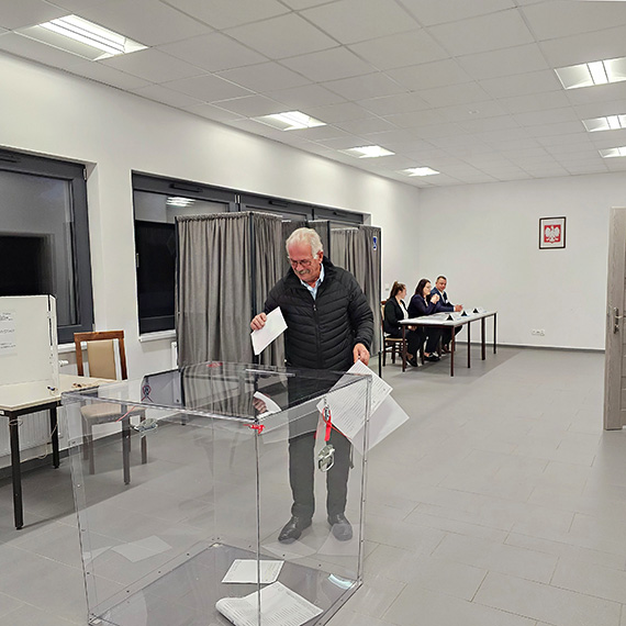 Wybory 2023: Nowy lokal wyborczy przyciąga mieszkańców Lubina