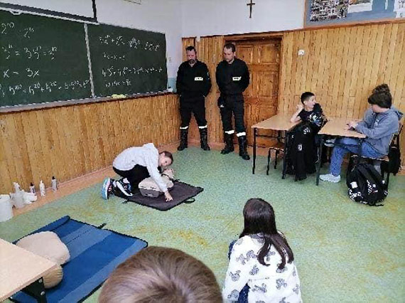 Strażacy szkolili uczniów