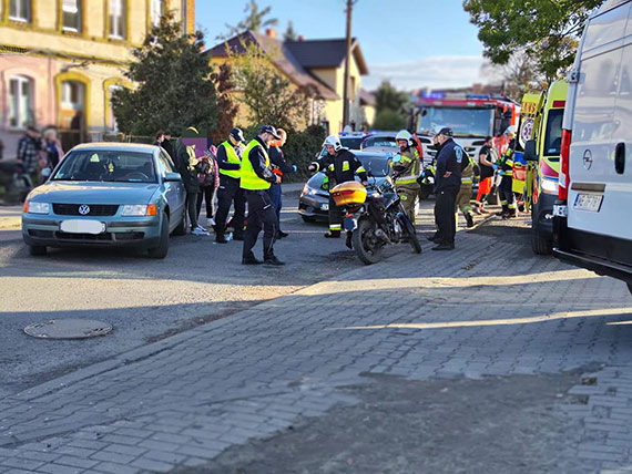 Zderzenie samochodu i motocykla