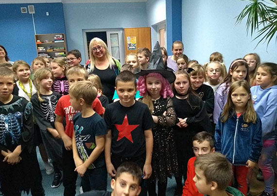 Agnieszka Frączek w kamieńskiej Bibliotece