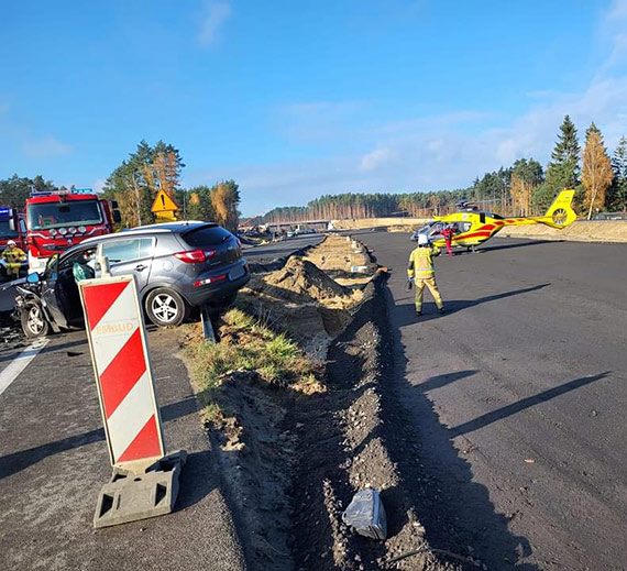 Czołowe zderzenie samochodów na DK3, są poszkodowani