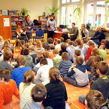 Dziwn�w: Dzieci uczy�y si� jak pomaga� starszym, chorym i niepe�nosprawnym
