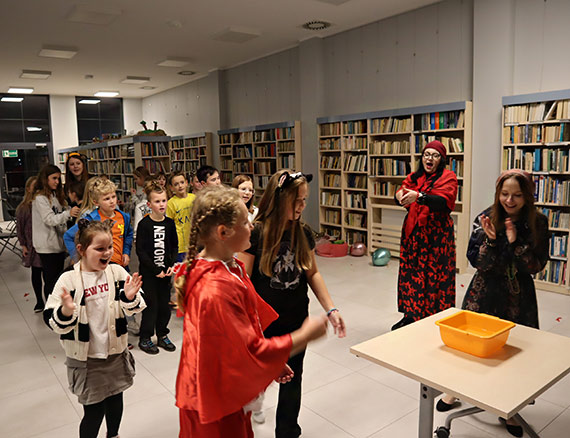 Bal Andrzejkowy w międzyzdrojskiej bibliotece