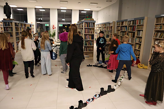 Bal Andrzejkowy w międzyzdrojskiej bibliotece