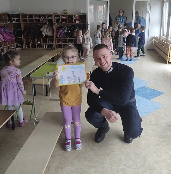 „Bezpieczne Ferie” z kamieńskimi policjantami