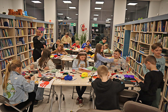 Nocny Dzień Wagarowicza w międzyzdrojskiej bibliotece