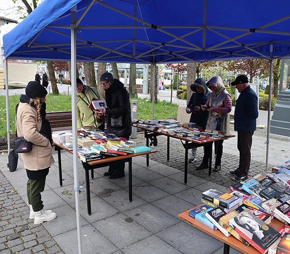 Kiermasz Ksiek „Pocig do ksiki-ksika do pocigu”