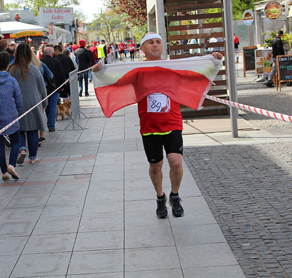 „Bieg po Kultur” w Midzyzdrojach - Celebrowanie Dnia Flagi RP!