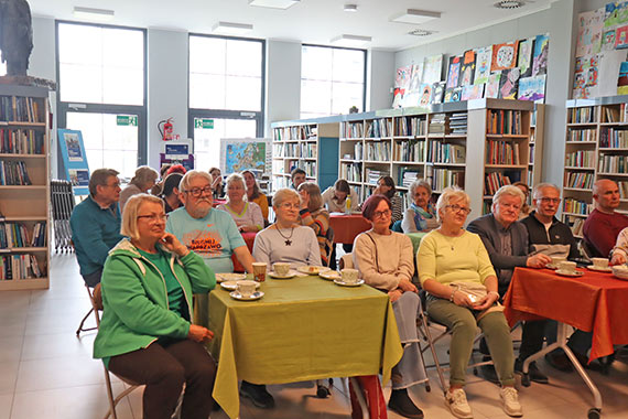 Spotkanie pt. „Instytucje unijne i zaangaowanie obywatelskie, wybory do Parlamentu Europejskiego” w midzyzdrojskiej bibliotece